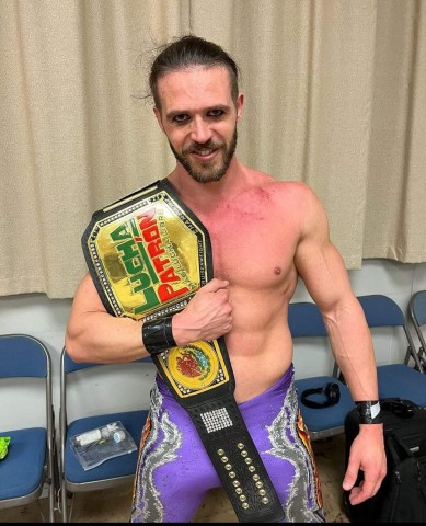 Ricky Mandel Wins Top Indie Wrestling Company’s Championship Lucha Patron 2