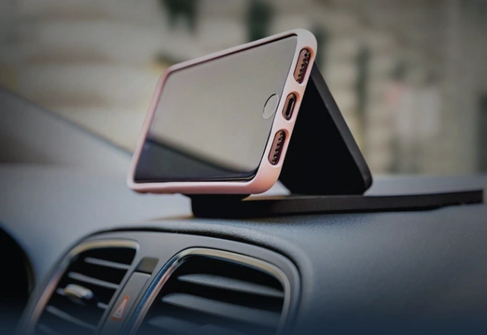 RETECK Launches a Foldable Magsafe Dashboard Charger & Phone Holder Launched on Kickstarter 1