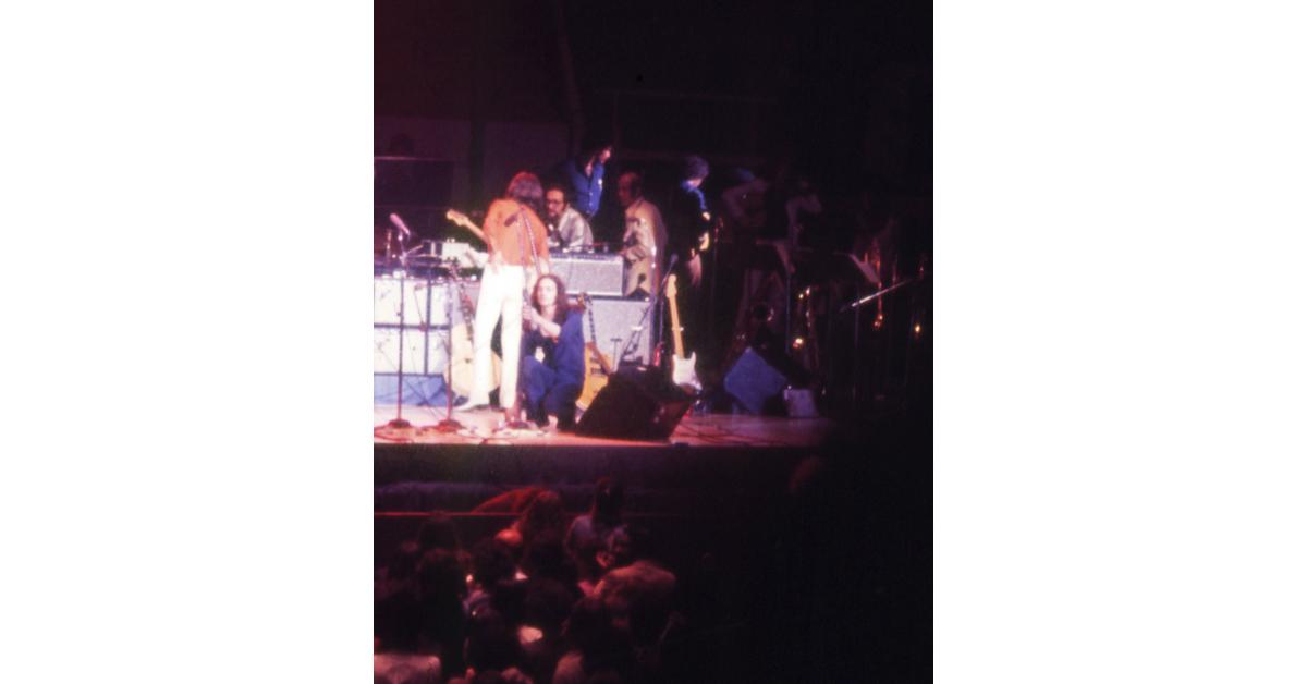BOB DYLAN PHOTO DISCOVERED OF MAGIC MOMENT SECONDS BEFORE 1971 COMEBACK TO CONCERT STAGE 12