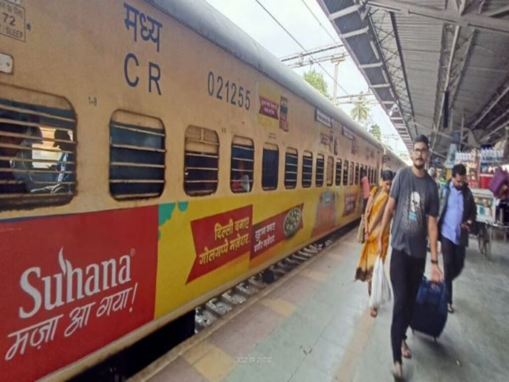 A Unique spice train departs from Pune to Jammu carrying the message from a brand synonymous with a legacy of taste and quality 3