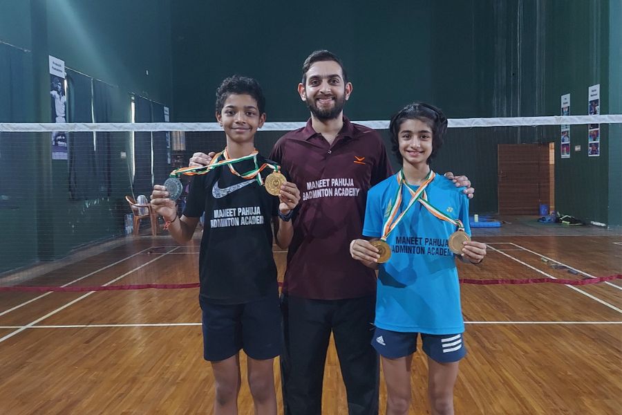 Surat’s Siona and Tanish win under 13 badminton title under the guidance of Badminton Coach Maneet Pahuja 1