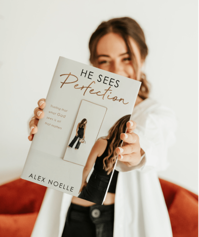 21-Year-Old San Diego Native and Christian Influencer, Alex Noelle, Celebrates Amazon Bestseller Achievement with ‘He Sees Perfection’ 11