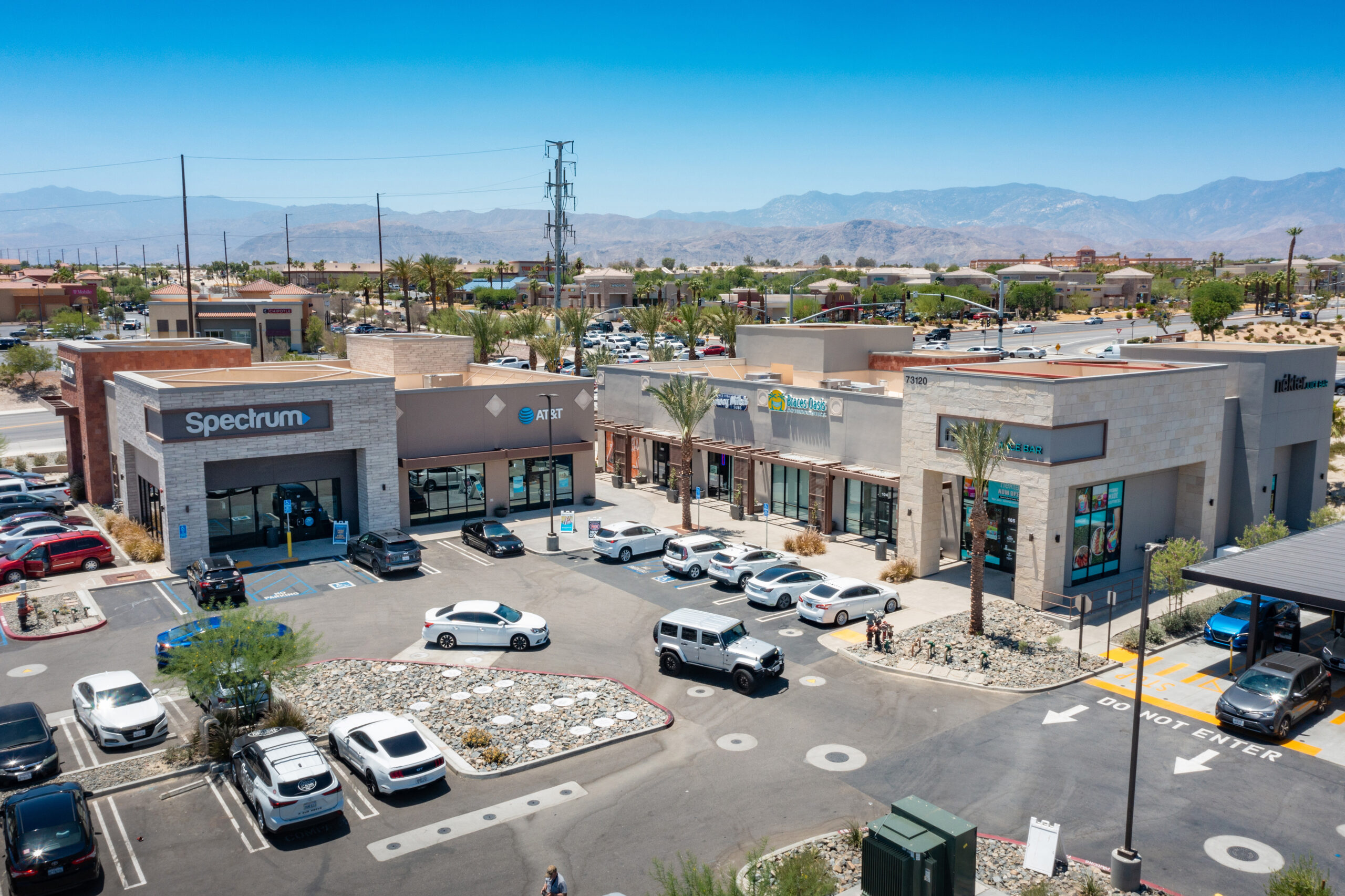 Hanley Investment Group Completes 5th Retail Property Sale at Monterey Crossing in Palm Desert, Calif. 16